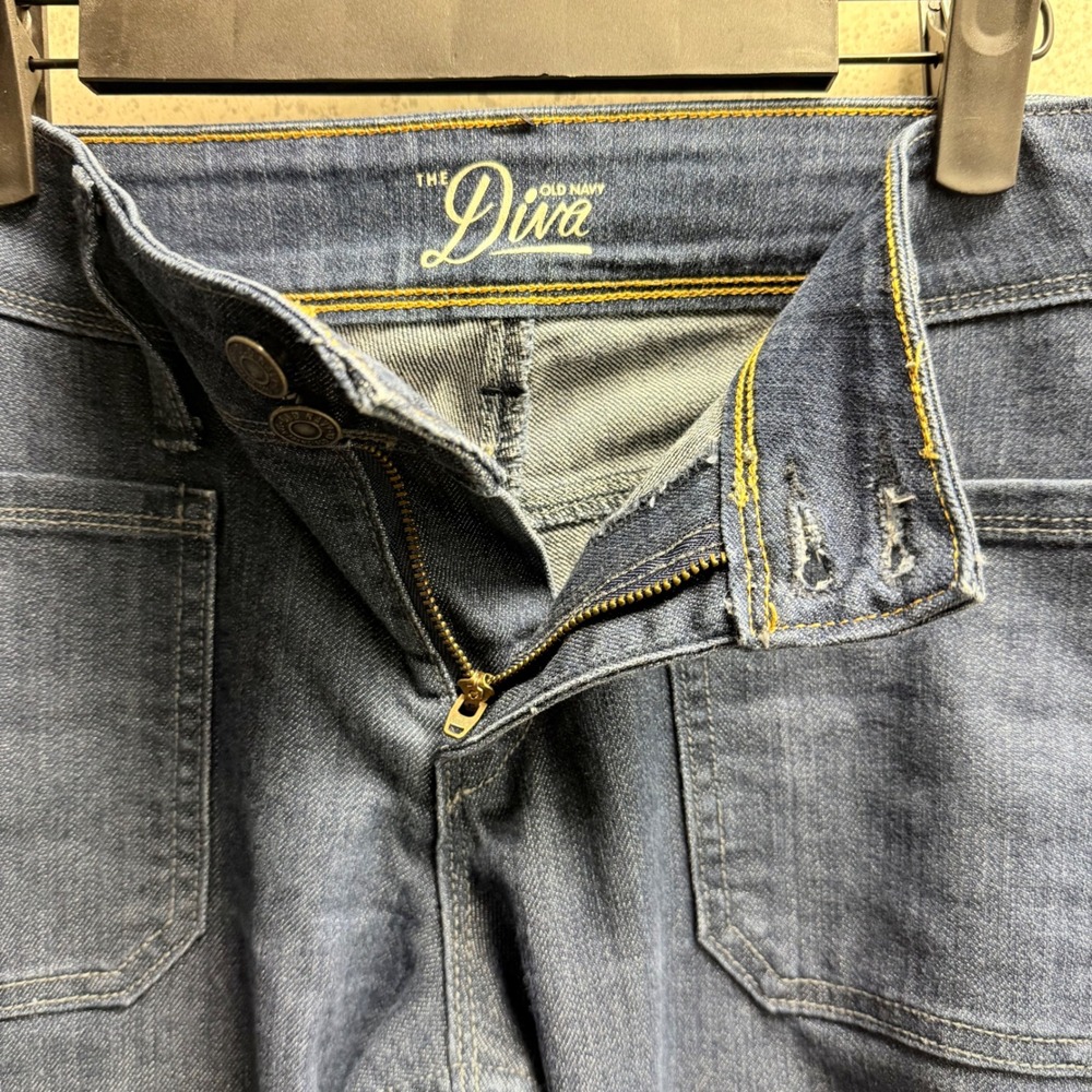 Old‎ Navy Sz 12 Womens Blue Denim Patch Pocket  Cropped Casual Mid Rise Jeans - Picture 7 of 8